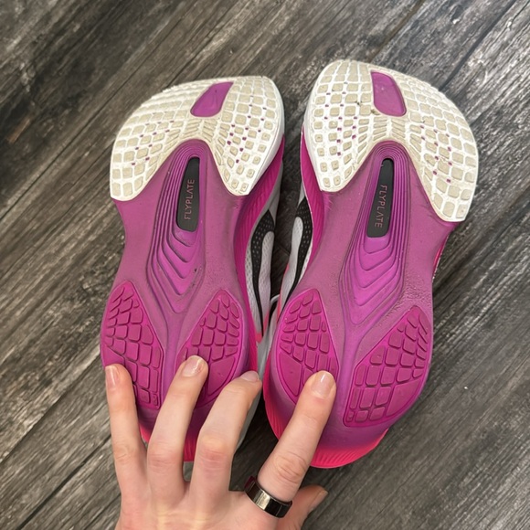 Nike zoomx Women's White and Pink Running Shoes - Picture 3 of 3